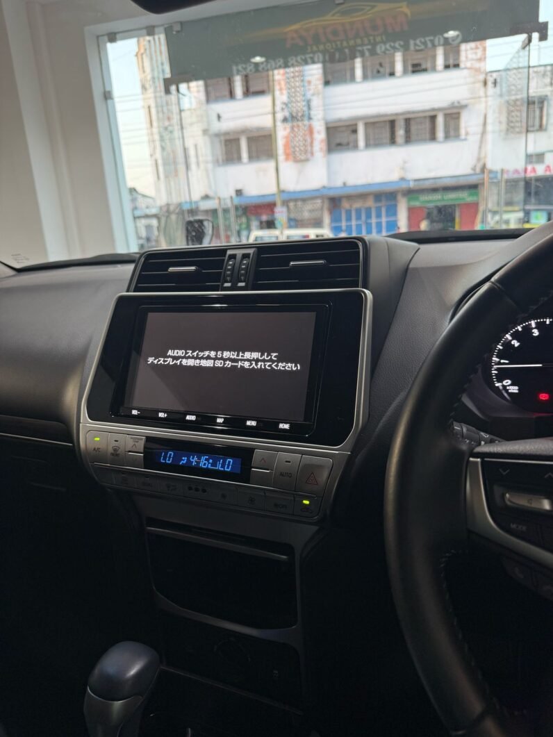 
								Toyota Land Cruiser Prado TXL 2019 full									