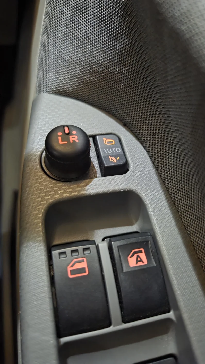 
								Daihatsu Cast 2018 J-Style full									