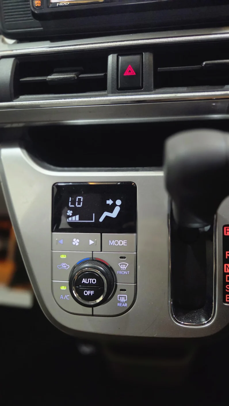 
								Daihatsu Cast 2018 J-Style full									