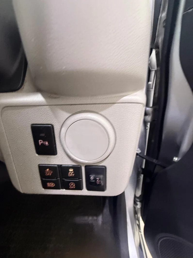 
								Daihatsu Mira e:S 2018 full									