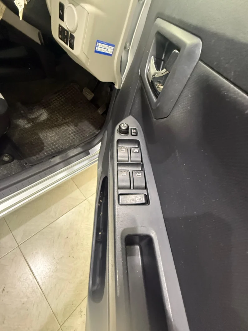 
								Daihatsu Mira e:S 2018 full									