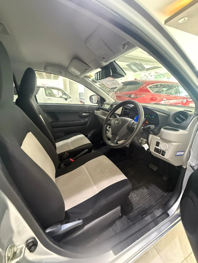 
								Daihatsu Mira e:S 2018 full									