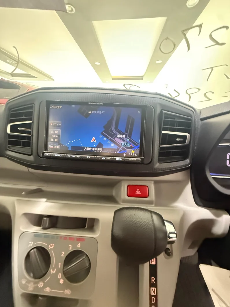 
								Daihatsu Mira e:S 2018 full									