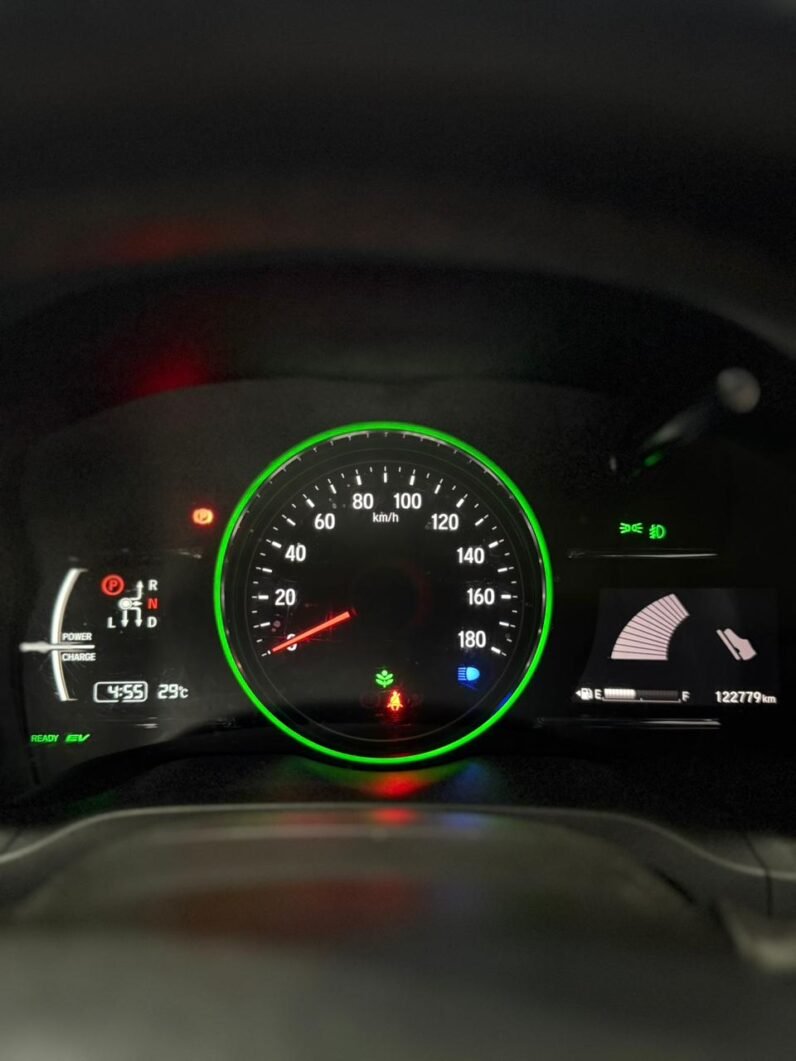 
								Honda Vezel RS Hybrid 2018 full									