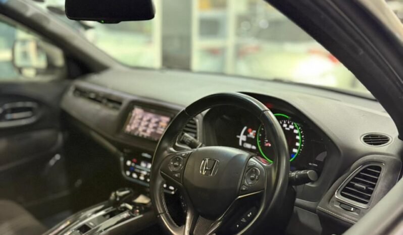 
								Honda Vezel RS Hybrid 2018 full									