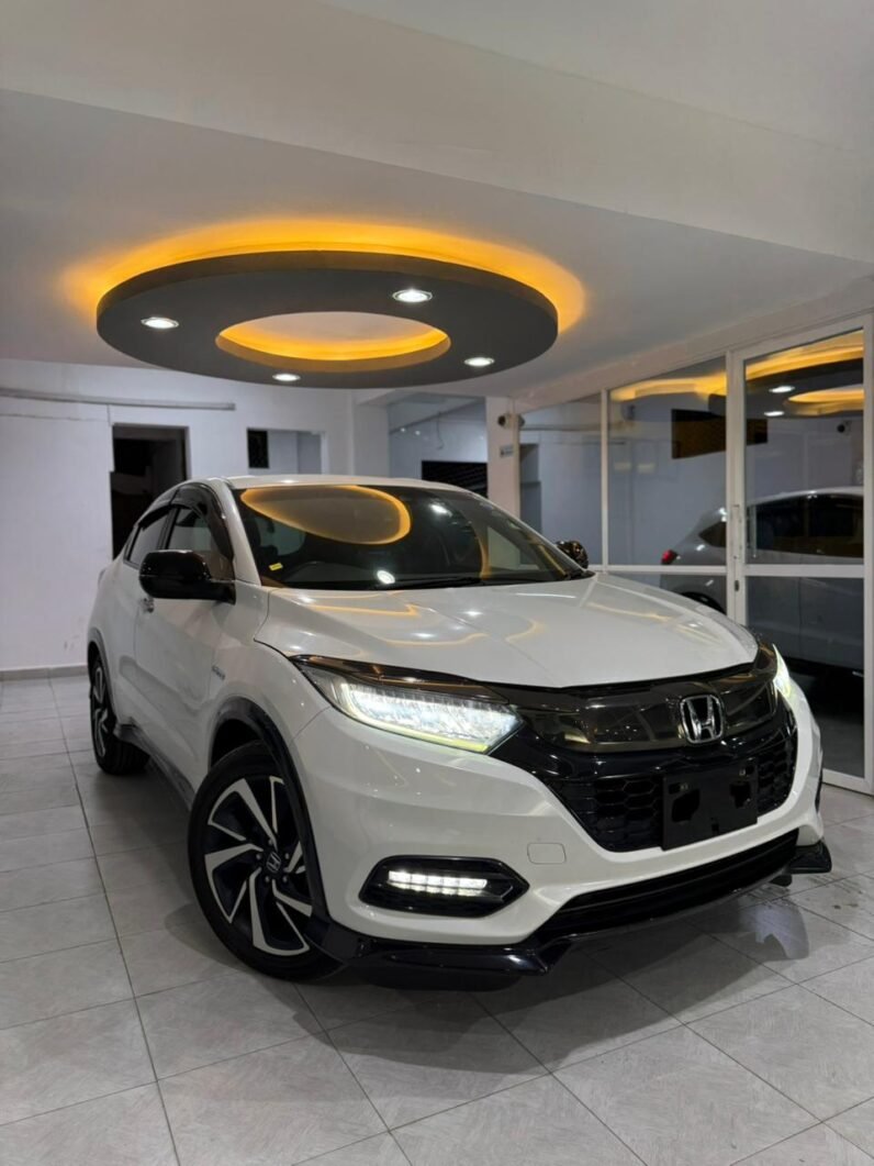 
								Honda Vezel RS Hybrid 2018 full									