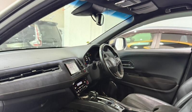 
								Honda Vezel RS Hybrid 2018 full									