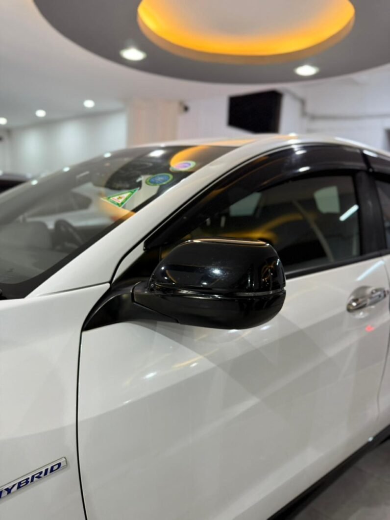 
								Honda Vezel RS Hybrid 2018 full									