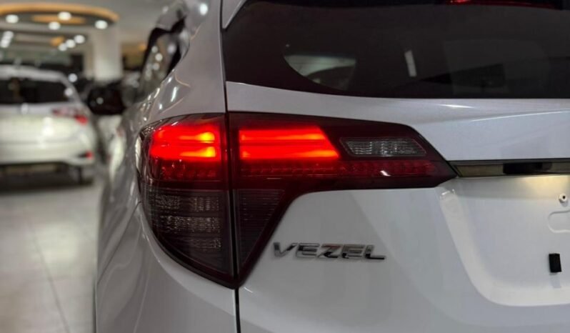 
								Honda Vezel RS Hybrid 2018 full									