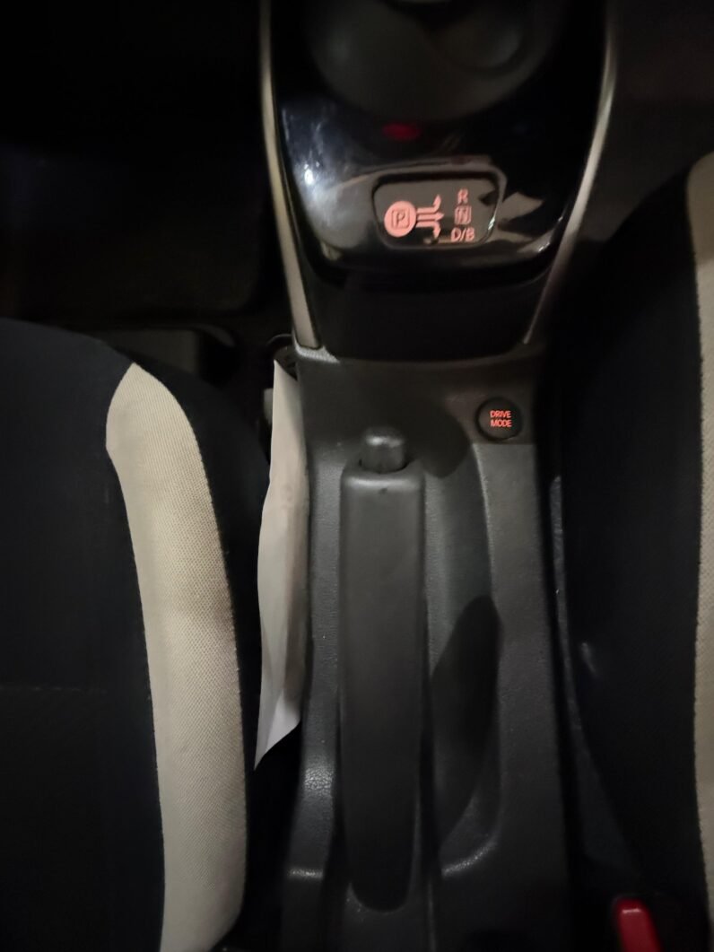 
								Nissan Note E-Power 2019 full									