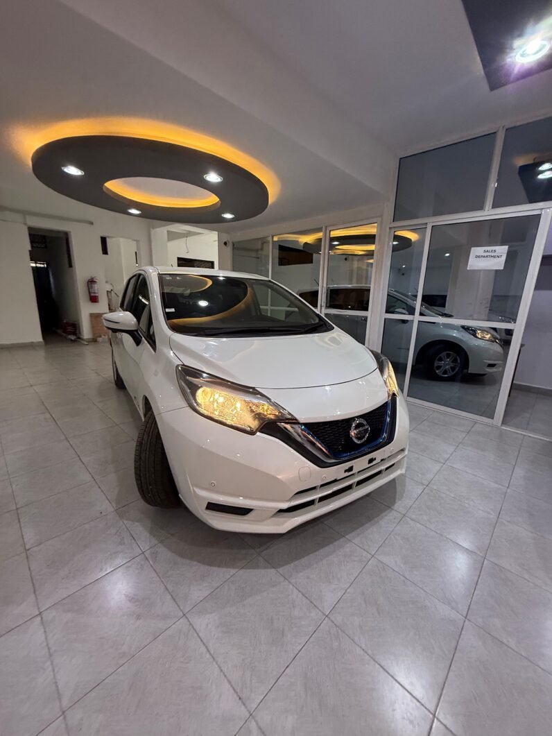 
								Nissan Note E-Power 2019 full									