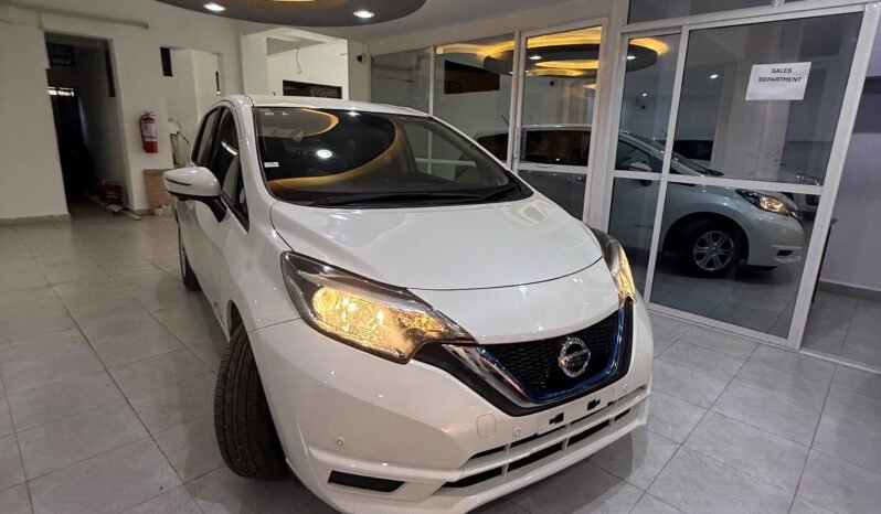 
								Nissan Note E-Power 2019 full									