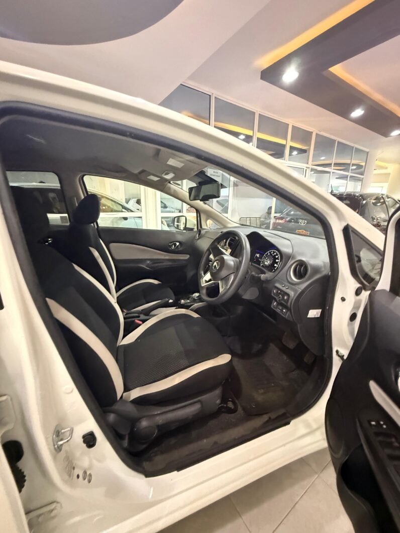 
								Nissan Note E-Power 2019 full									