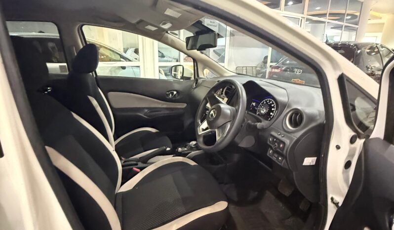 
								Nissan Note E-Power 2019 full									