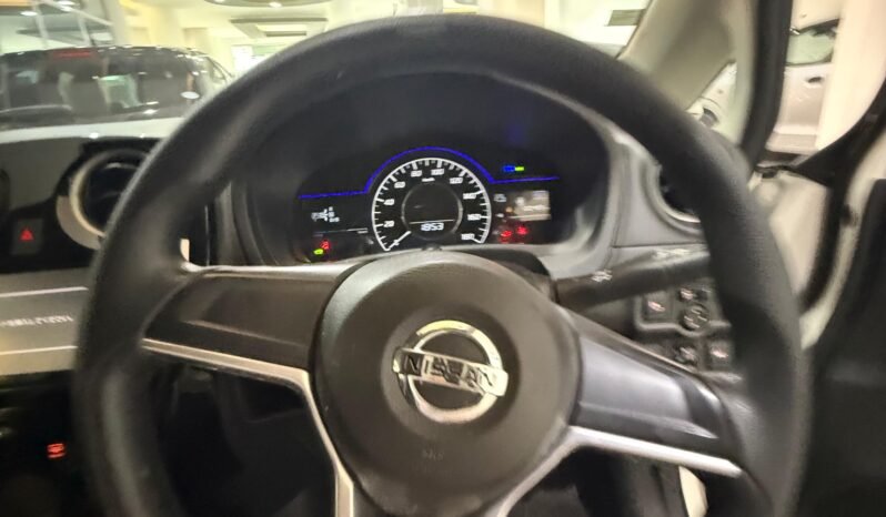 
								Nissan Note E-Power 2019 full									