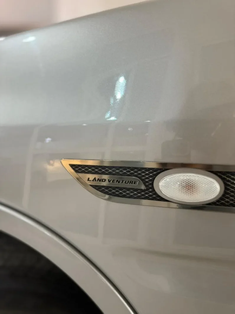 
								Suzuki Jimny Land Venture 2018 full									