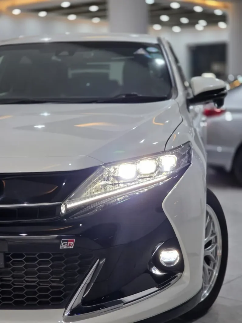 
								Toyota Harrier Elegance GR Sport 2018 full									