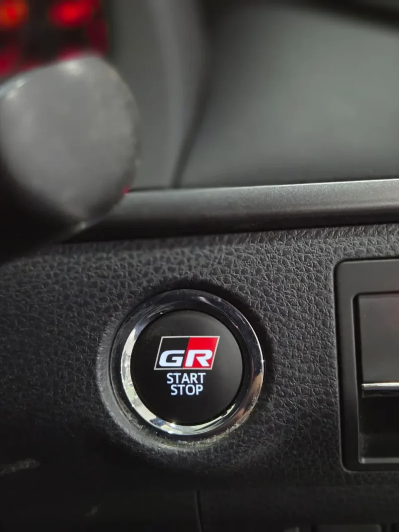 
								Toyota Harrier Elegance GR Sport 2018 full									