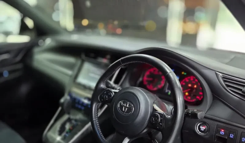 
								Toyota Harrier Elegance GR Sport 2018 full									