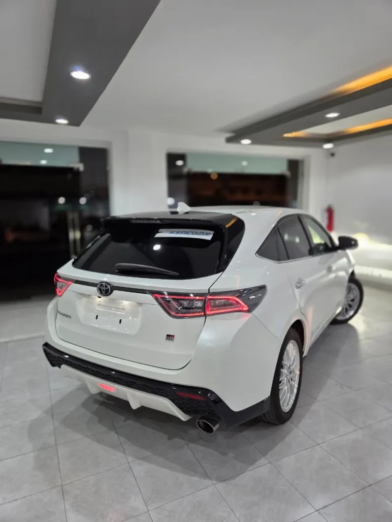 
								Toyota Harrier Elegance GR Sport 2018 full									