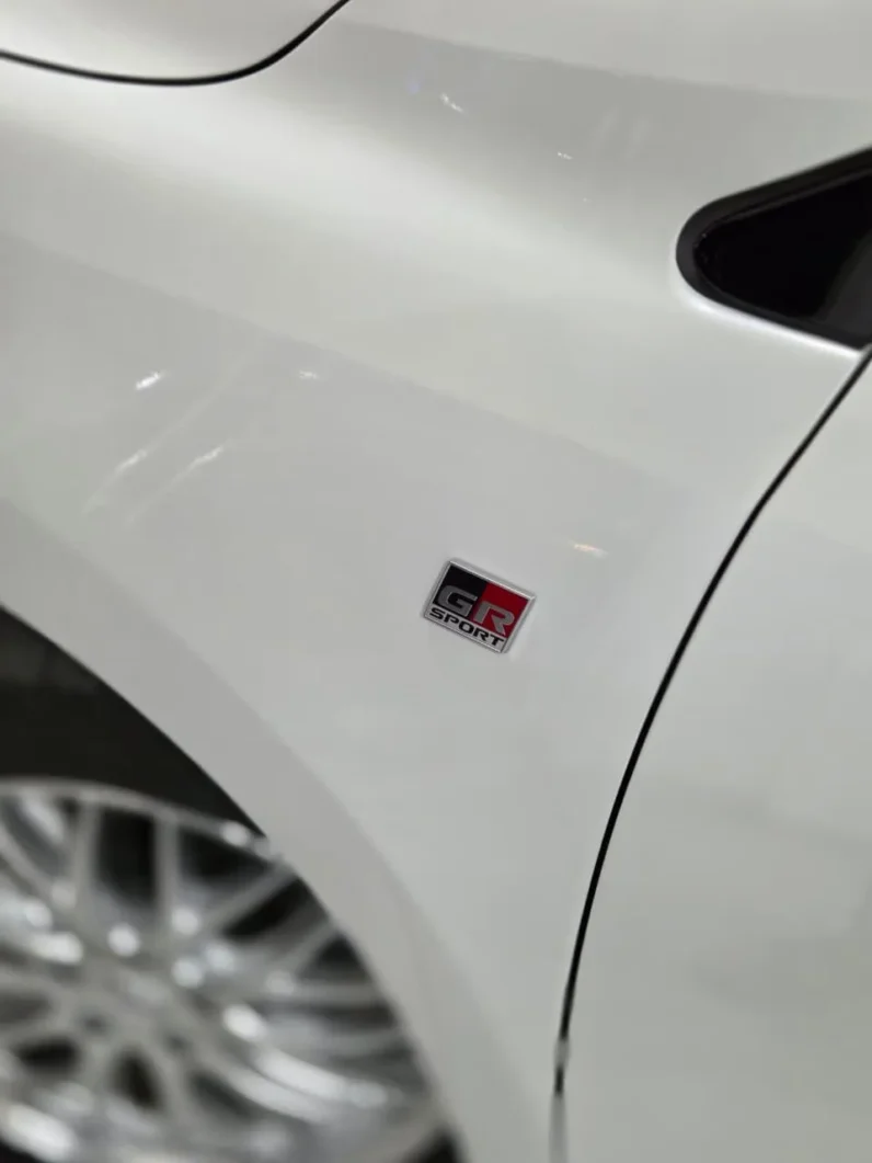 
								Toyota Harrier Elegance GR Sport 2018 full									