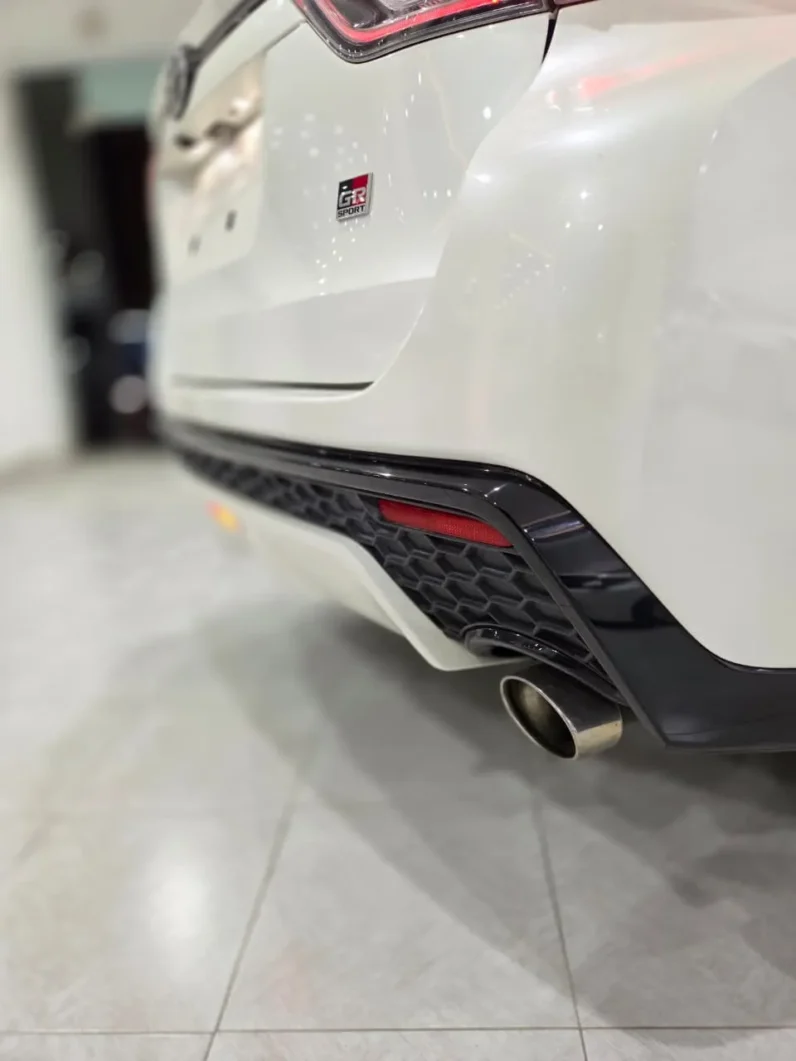 
								Toyota Harrier Elegance GR Sport 2018 full									