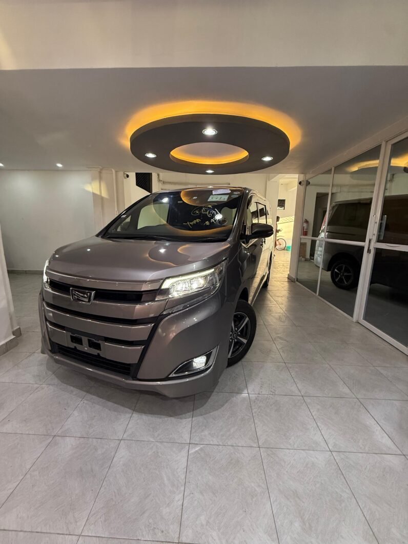 Toyota Noah 2018 In Kenya Bronze Color 2 Power doors