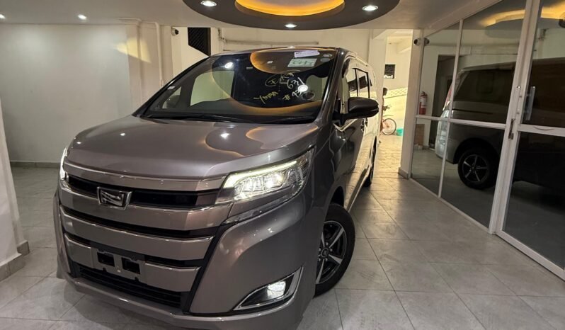 Toyota Noah 2018 In Kenya Bronze Color 2 Power doors