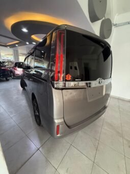 Toyota Noah 2018