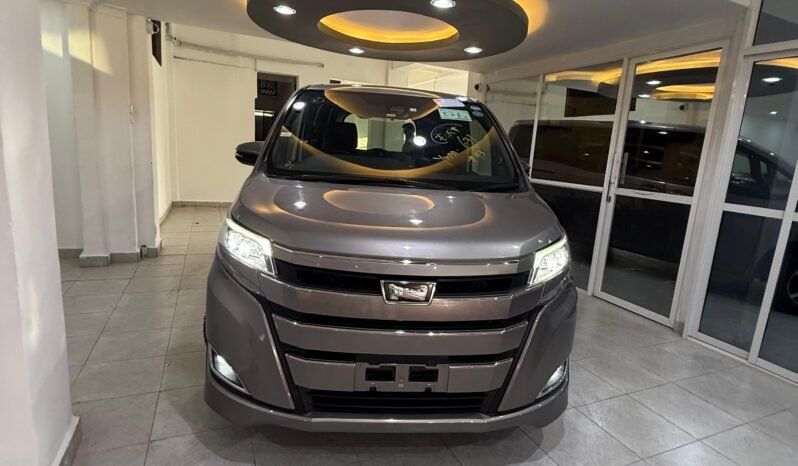 
								Toyota Noah 2018 full									