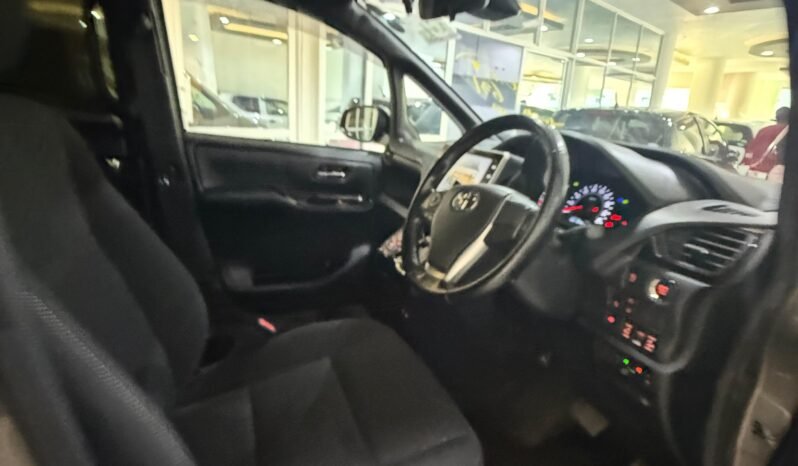
								Toyota Noah 2018 full									