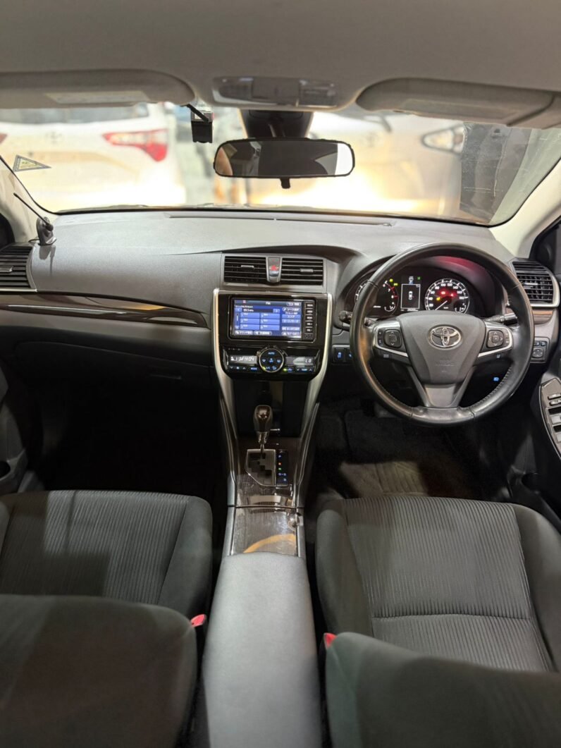 
								Toyota Premio X 2018 full									