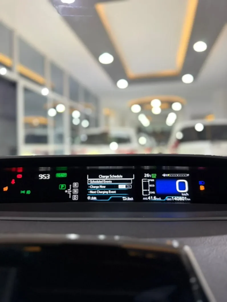 
								Toyota Prius PHV (Plug-In Hybrid) 2018 full									