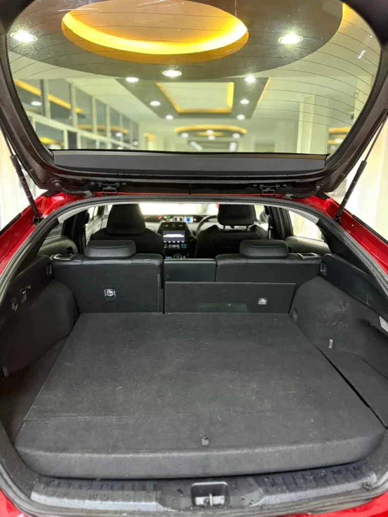 
								Toyota Prius PHV (Plug-In Hybrid) 2018 full									