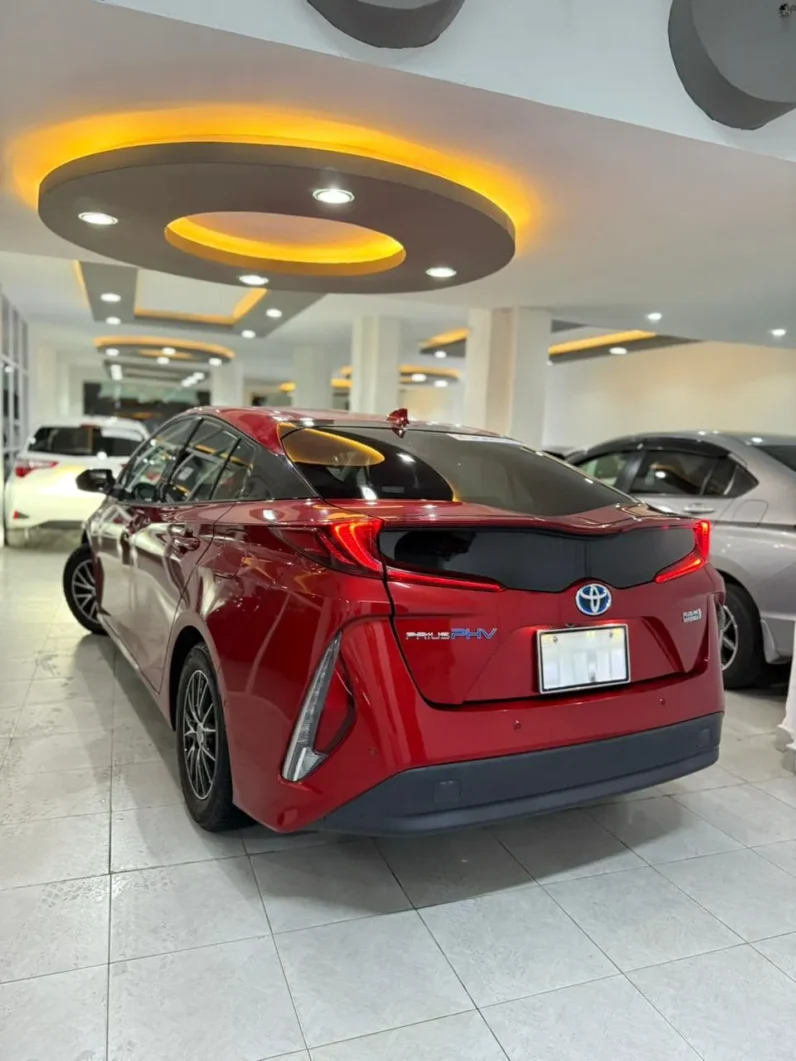 
								Toyota Prius PHV (Plug-In Hybrid) 2018 full									