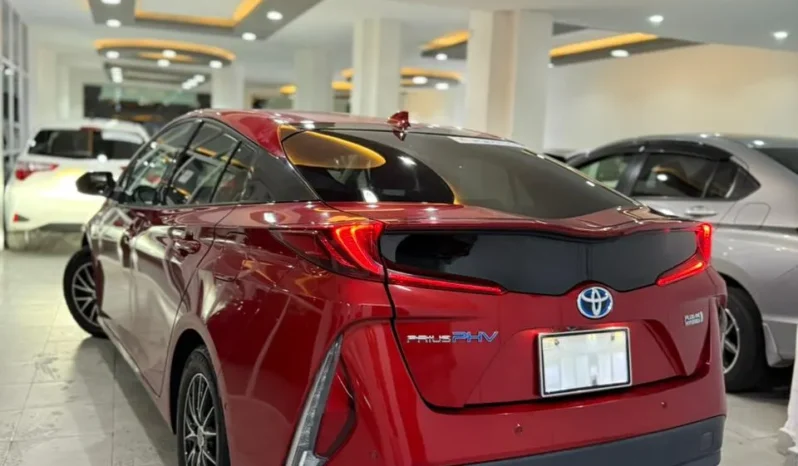 
								Toyota Prius PHV (Plug-In Hybrid) 2018 full									