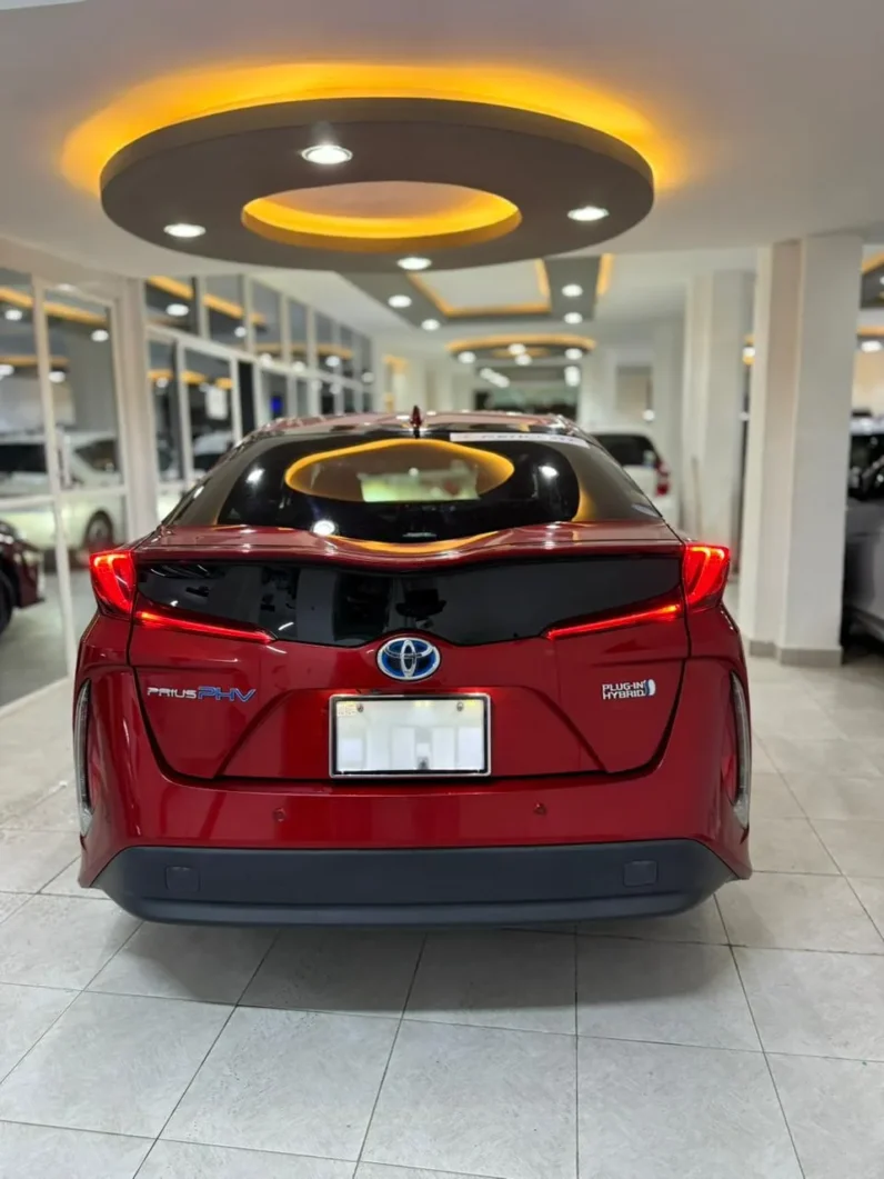 
								Toyota Prius PHV (Plug-In Hybrid) 2018 full									