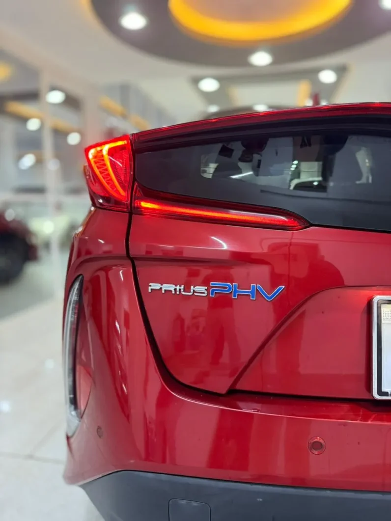 
								Toyota Prius PHV (Plug-In Hybrid) 2018 full									