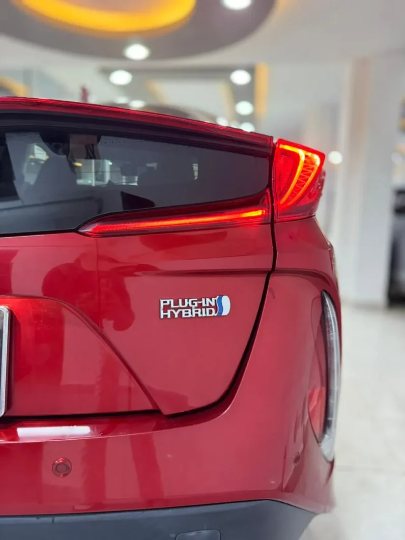 
								Toyota Prius PHV (Plug-In Hybrid) 2018 full									