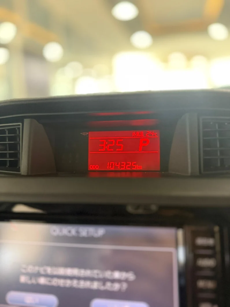 
								Toyota Roomy 2018 full									