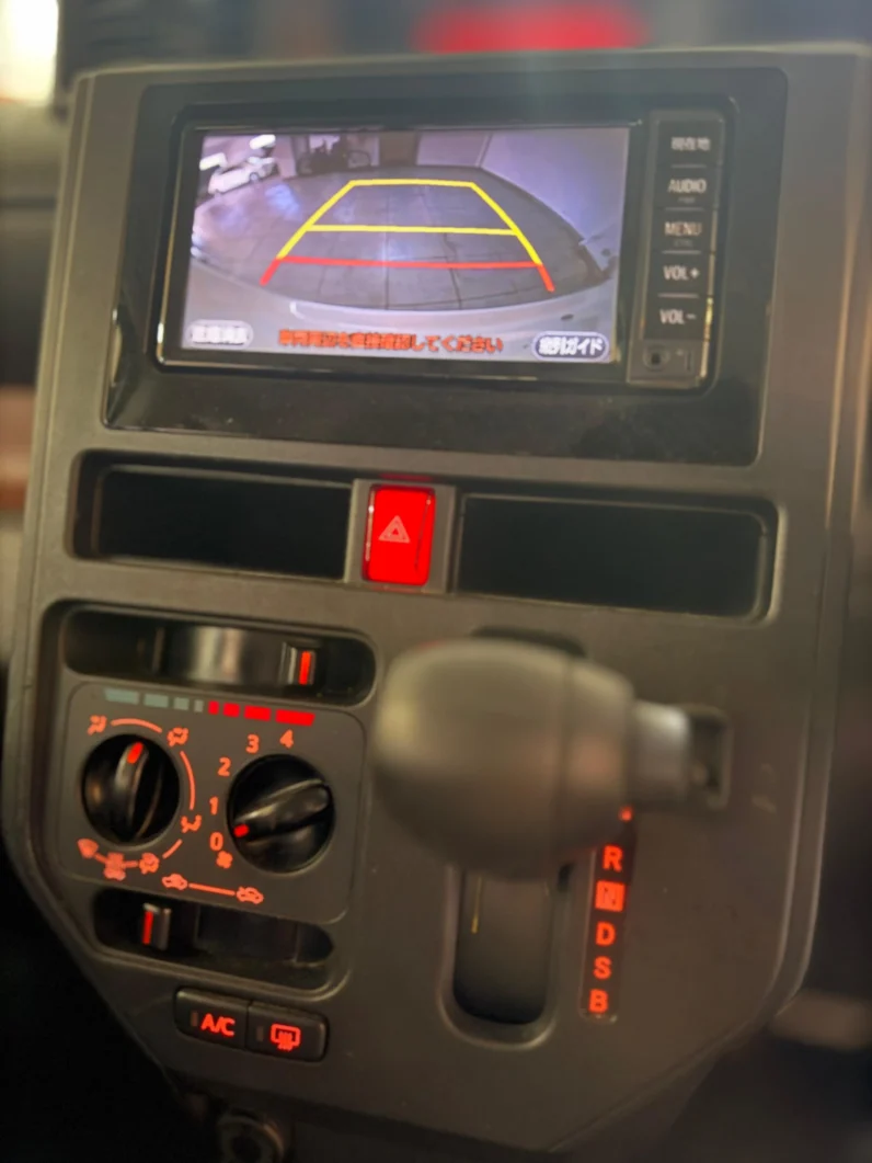 
								Toyota Roomy 2018 full									