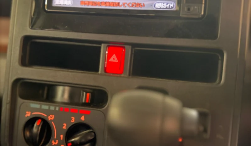 
								Toyota Roomy 2018 full									