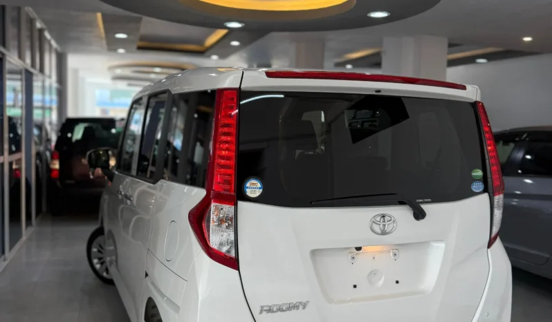 
								Toyota Roomy 2018 full									