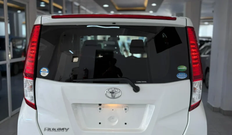 
								Toyota Roomy 2018 full									