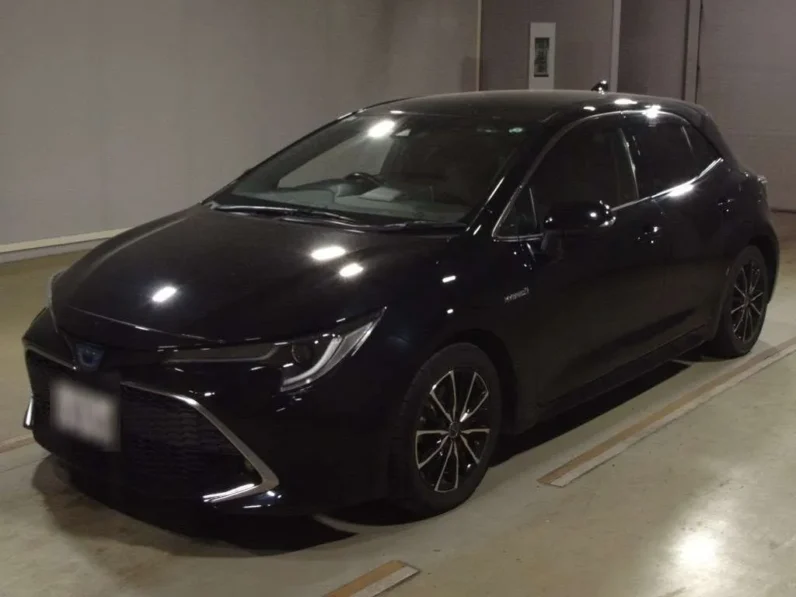 
								Toyota Corolla Sports Hybrid 2019 full									