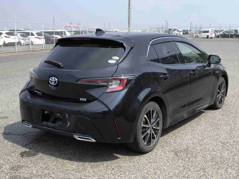 
								Toyota Corolla Sports Hybrid 2019 full									