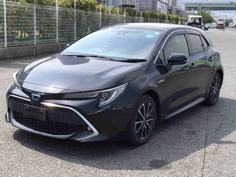 
								Toyota Corolla Sports Hybrid 2019 full									