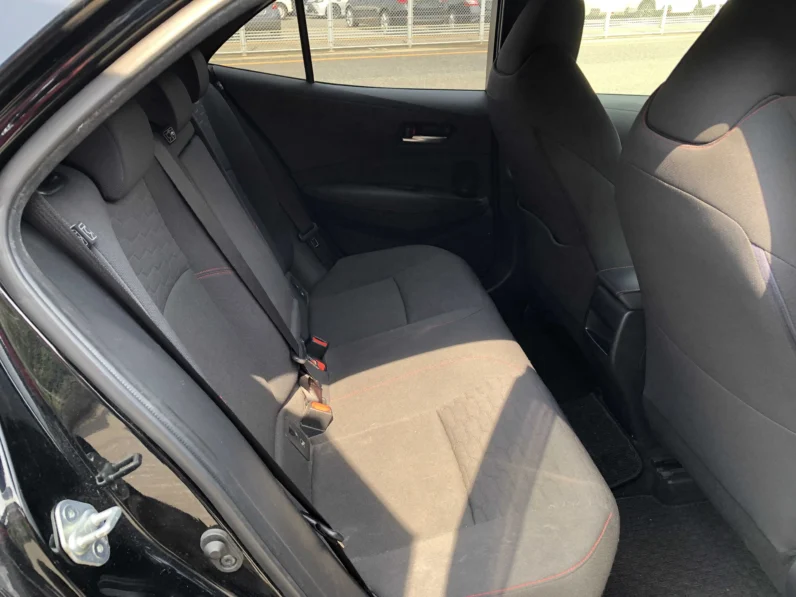 
								Toyota Corolla Sports Hybrid 2019 full									