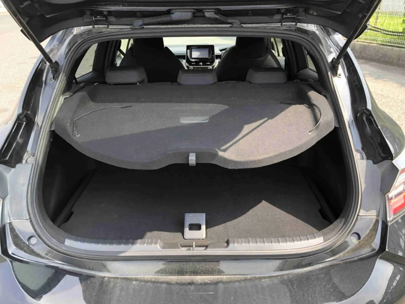 
								Toyota Corolla Sports Hybrid 2019 full									