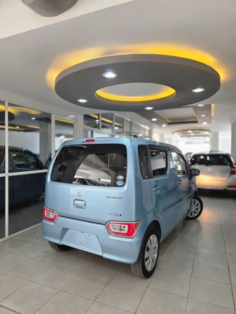 
								Suzuki Wagon R Hybrid 2019 full									